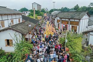 河南队高层：对河南球迷文化了解不够深刻，向球迷鞠躬道歉